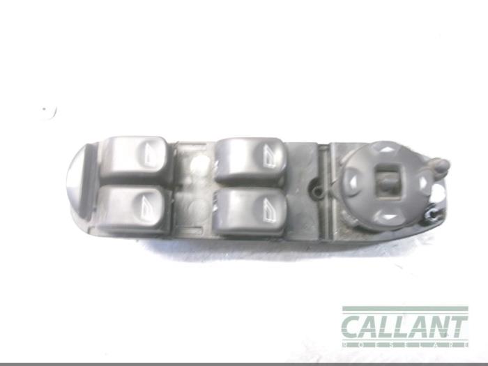 Usados Interruptor combinado de ventanillas Jaguar X-type 2.5 V6 24V Precio € 24,20 IVA incluido ofrecido por Garage Callant