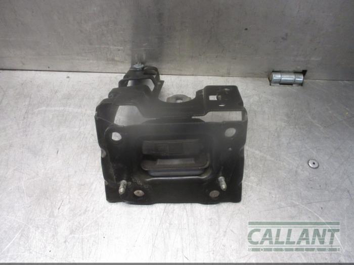 Gebrauchte Motorlager Peugeot 2008 (CU) 1.6 Blue HDi 100 Preis € 30,25 Mit Mehrwertsteuer angeboten von Garage Callant