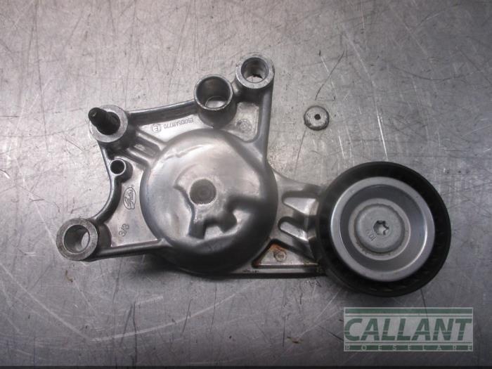 Usados Tensor correa múltiple Peugeot 2008 (CU) 1.6 Blue HDi 100 Precio € 30,25 IVA incluido ofrecido por Garage Callant
