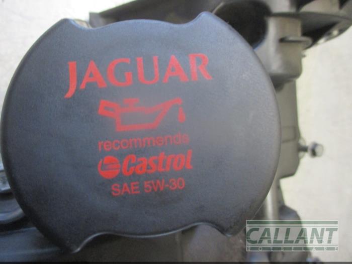 Ventildeckel van een Jaguar XF (CC9) 2.7 D V6 24V 2009