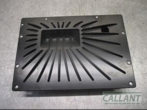 Used Radio amplifier Jaguar XF (CC9) 2.2 D 16V Price € 356,95 Inclusive VAT offered by Garage Callant