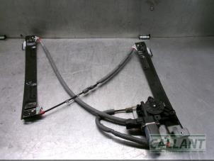 Używane Mechanizm szyby lewej przedniej wersja 4-drzwiowa Jaguar XF (CC9) 2.2 D 16V Cena € 121,00 Z VAT oferowane przez Garage Callant
