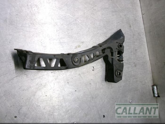 Front bumper bracket, left from a Jaguar XF (CC9) 2.7 D V6 24V 2009