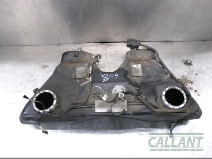 Begagnade Tank Jaguar XF (CC9) 2.7 D V6 24V Pris € 181,50 Inklusive moms erbjuds av Garage Callant