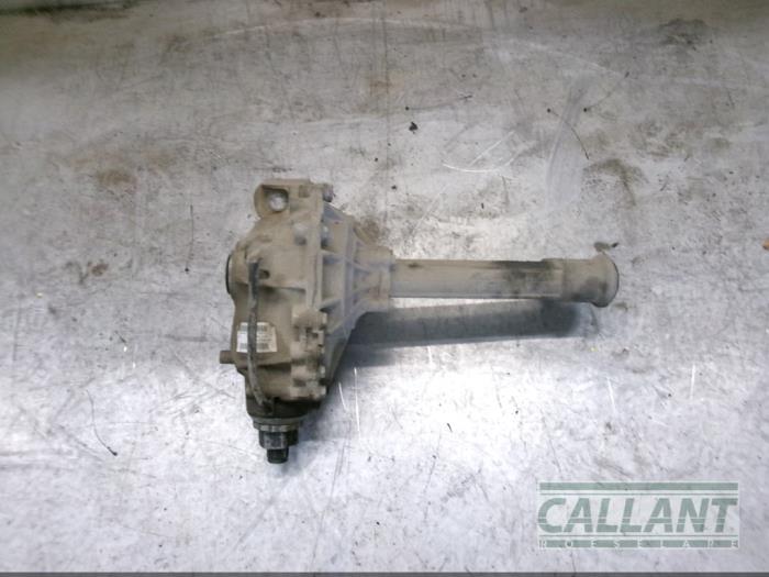 Front differential from a Land Rover Range Rover Sport (LW) 3.0 TDV6 2017