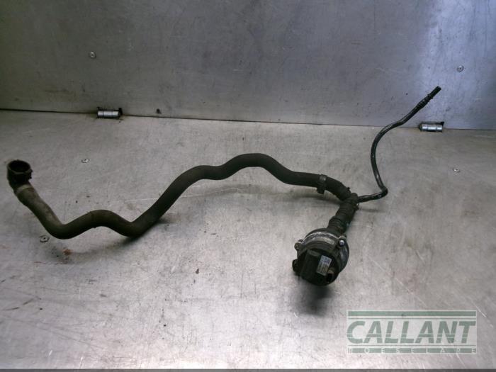 Begagnade Extra vattenpump Landrover Range Rover Sport (LW) 3.0 TDV6 Pris € 60,50 Inklusive moms erbjuds av Garage Callant