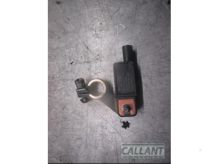 Battery pole from a Land Rover Range Rover Sport (LW) 3.0 TDV6 2017