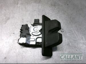 Used Boot lid lock mechanism Landrover Range Rover Sport (LW) 3.0 TDV6 Price € 60,50 Inclusive VAT offered by Garage Callant
