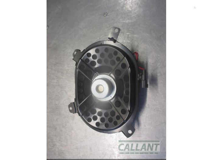 Używane Subwoofer Landrover Discovery Sport (LC) 2.0 TD4 180 16V Cena € 60,50 Z VAT oferowane przez Garage Callant