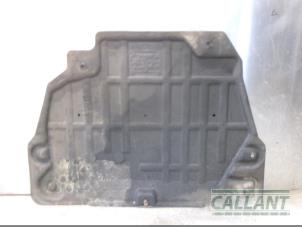 Used Engine protection panel Landrover Discovery Sport L550 Price € 48,40 Inclusive VAT offered by Garage Callant