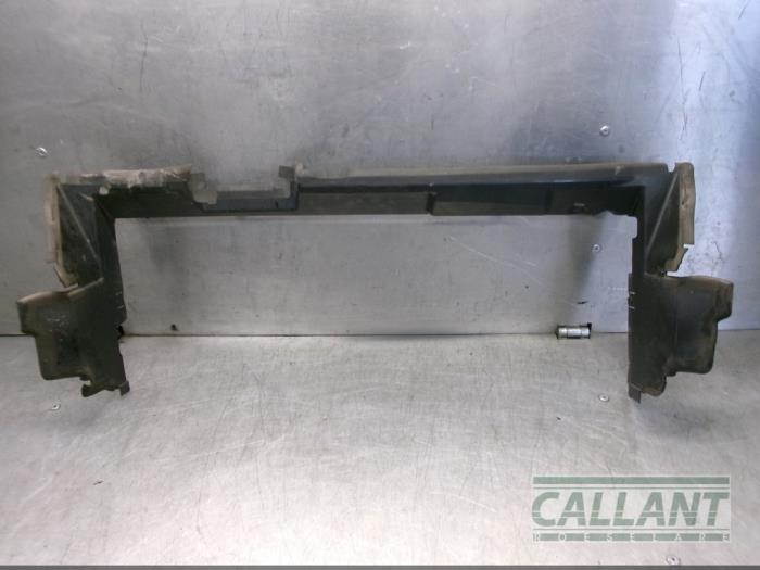 Begagnade Lufttratt Landrover Discovery Sport (LC) 2.0 TD4 180 16V Pris € 24,20 Inklusive moms erbjuds av Garage Callant