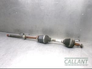 Used Front drive shaft, right Landrover Discovery Sport L550 Price € 302,50 Inclusive VAT offered by Garage Callant