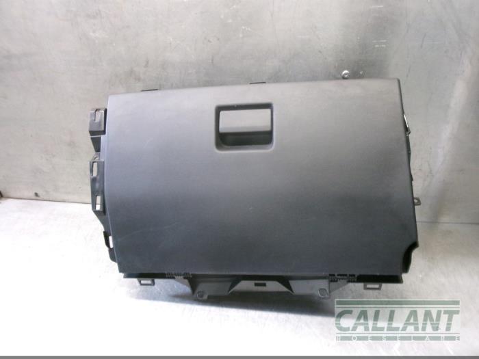 Begagnade Handskfack Landrover Discovery Sport (LC) 2.0 TD4 180 16V Pris € 90,75 Inklusive moms erbjuds av Garage Callant