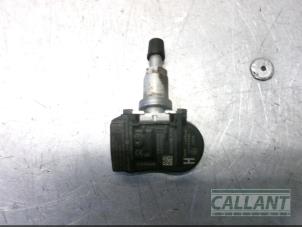 Usados Sensor de presión de neumáticos Landrover Range Rover Sport (LW) 3.0 TDV6 Precio € 30,25 IVA incluido ofrecido por Garage Callant