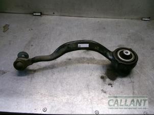 Used Front lower wishbone, right Landrover Range Rover IV (LG) 4.4 SDV8 32V Price € 90,75 Inclusive VAT offered by Garage Callant