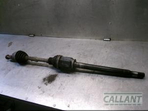 Used Front drive shaft, right Landrover Range Rover IV (LG) 4.4 SDV8 32V Price € 393,25 Inclusive VAT offered by Garage Callant