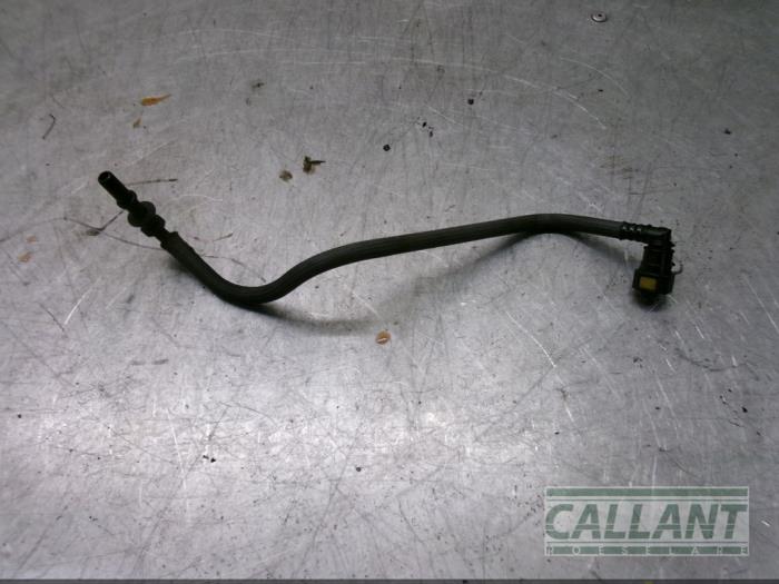Begagnade Bränsleledning Landrover Range Rover IV (LG) 4.4 SDV8 32V Pris € 24,20 Inklusive moms erbjuds av Garage Callant