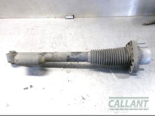 Used Rear shock absorber, right Landrover Range Rover IV (LG) 4.4 SDV8 32V Price € 211,75 Inclusive VAT offered by Garage Callant