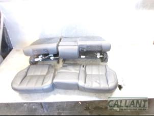 Used Rear bench seat Landrover Range Rover IV (LG) 4.4 SDV8 32V Price € 949,85 Inclusive VAT offered by Garage Callant