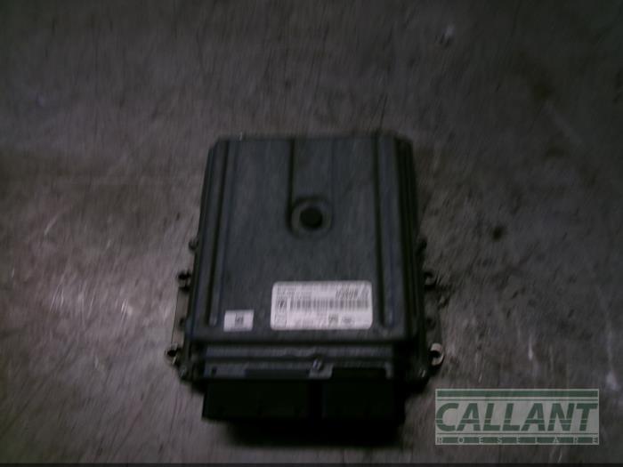 Engine management computer from a Land Rover Range Rover IV (LG) 4.4 SDV8 32V 2014