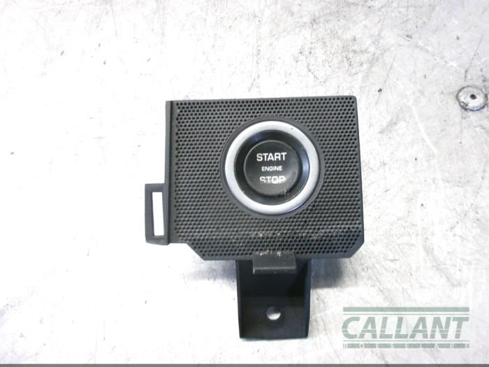 Używane Przelacznik Start/Stop Landrover Range Rover IV (LG) 4.4 SDV8 32V Cena € 24,20 Z VAT oferowane przez Garage Callant