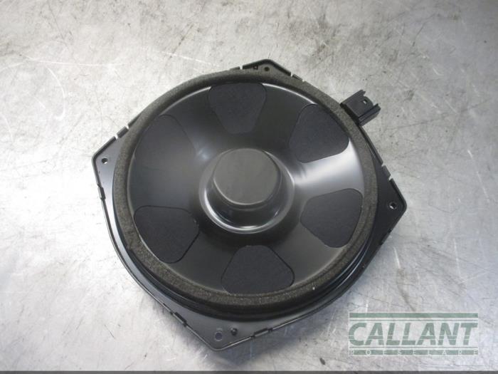Begagnade Bashögtalare Landrover Range Rover IV (LG) 4.4 SDV8 32V Pris € 78,65 Inklusive moms erbjuds av Garage Callant