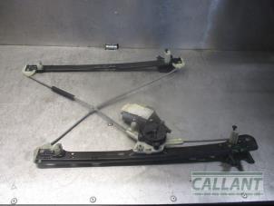 Used Window mechanism 4-door, front right Landrover Range Rover IV (LG) 4.4 SDV8 32V Price € 139,15 Inclusive VAT offered by Garage Callant