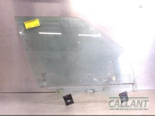 Used Door window 4-door, front right Landrover Range Rover IV (LG) 4.4 SDV8 32V Price € 90,75 Inclusive VAT offered by Garage Callant