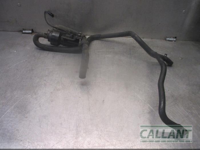 Begagnade Extra vattenpump Jaguar XJR 4.0 V8 32V Supercharged Pris € 102,85 Inklusive moms erbjuds av Garage Callant