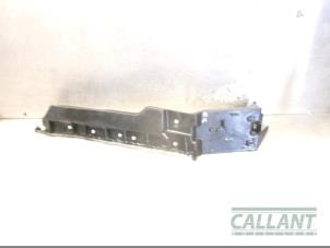 Used Rear bumper bracket, right Landrover Range Rover Sport (LW) 3.0 TDV6 Price € 24,20 Inclusive VAT offered by Garage Callant