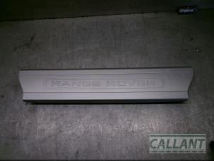 Używane Próg drzwi lewa Landrover Range Rover Sport (LW) 3.0 TDV6 Cena € 60,50 Z VAT oferowane przez Garage Callant