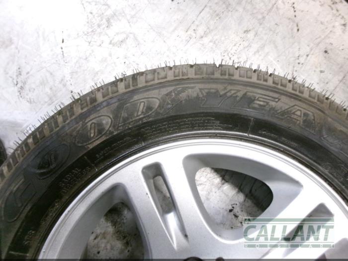 Wheel + tyre from a Land Rover Range Rover Sport (LS)  2006