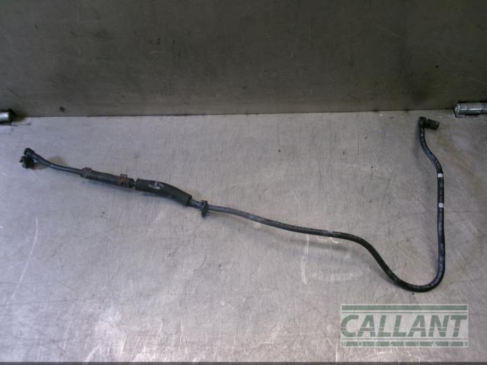 Water hose connection from a Jaguar F-Pace 2.0 D 180 16V AWD 2018