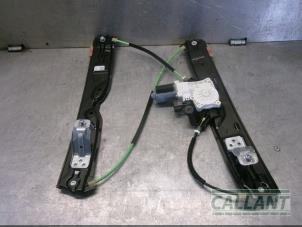Usagé Lève vitre électrique arrière gauche Jaguar F-Pace 2.0 D 180 16V AWD Prix € 102,85 Prix TTC proposé par Garage Callant