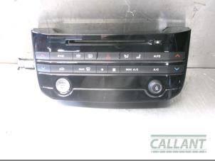 Usados Panel de control de calefacción Jaguar F-Pace 2.0 D 180 16V AWD Precio € 90,75 IVA incluido ofrecido por Garage Callant