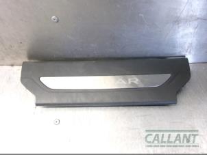Used Door sill left Jaguar F-Pace 2.0 D 180 16V AWD Price € 30,25 Inclusive VAT offered by Garage Callant