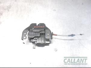 Używane Mechanizm zamka pokrywy bagaznika Kia Proceed (CD) 1.5 T-GDI 16V Cena € 60,50 Z VAT oferowane przez Garage Callant