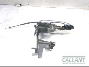 Usados Manija de puerta de 2 puertas derecha Jaguar XK Convertible 4.2 V8 32V Precio € 30,25 IVA incluido ofrecido por Garage Callant