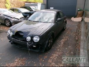 Używane Reflektor lewy Jaguar S-type (X200) 2.5 V6 24V Cena € 605,00 Z VAT oferowane przez Garage Callant