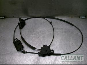 Used Bonnet lock mechanism Landrover Range Rover IV (LG) 3.0 TDV6 24V Price € 60,50 Inclusive VAT offered by Garage Callant