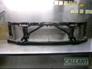 Używane Panel przedni Landrover Discovery III (LAA/TAA) 2.7 TD V6 Cena € 211,75 Z VAT oferowane przez Garage Callant