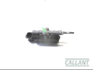 Used Level control valve Landrover Discovery III (LAA/TAA) 2.7 TD V6 Price € 90,75 Inclusive VAT offered by Garage Callant