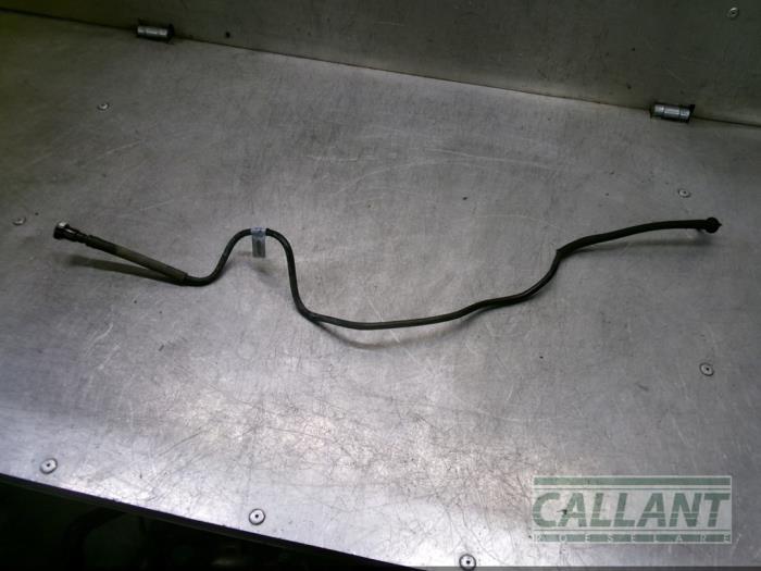 Fuel line from a Land Rover Discovery III (LAA/TAA) 2.7 TD V6 2007
