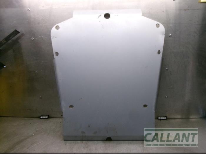 Bash plate from a Land Rover Discovery III (LAA/TAA) 2.7 TD V6 2007