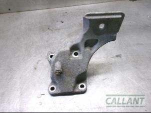 Used Engine mount Landrover Discovery III (LAA/TAA) 2.7 TD V6 Price € 60,50 Inclusive VAT offered by Garage Callant