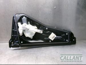 Usados Mecanismo de ventanilla de 4 puertas derecha detrás Landrover Discovery III (LAA/TAA) 2.7 TD V6 Precio € 60,50 IVA incluido ofrecido por Garage Callant