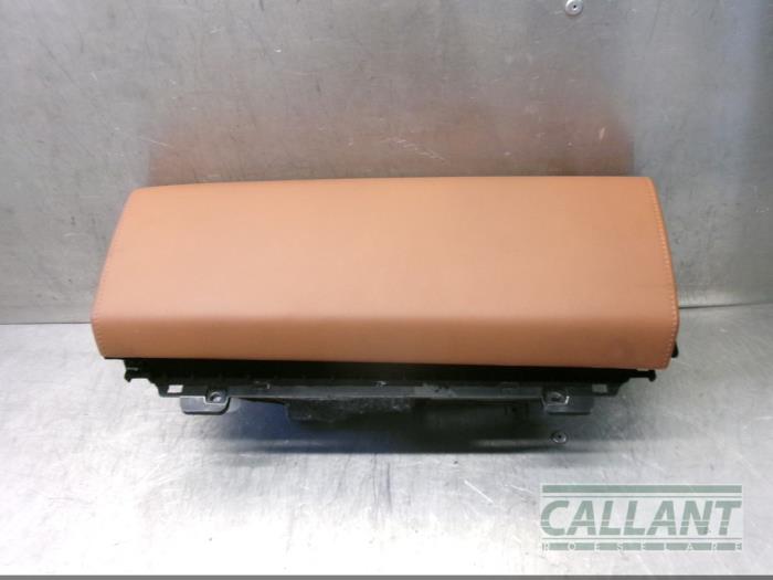 Begagnade Handskfack Landrover Range Rover IV (LG) 3.0 TDV6 24V Pris € 199,65 Inklusive moms erbjuds av Garage Callant