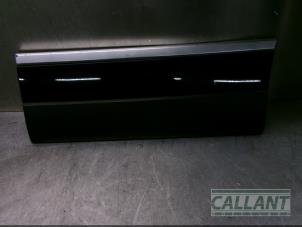 Usados Embellecedor de puerta Landrover Range Rover IV (LG) 3.0 TDV6 24V Precio € 90,75 IVA incluido ofrecido por Garage Callant