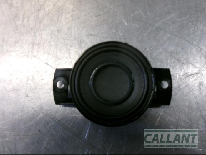 Używane Glosnik Landrover Range Rover IV (LG) 3.0 TDV6 24V Cena € 42,35 Z VAT oferowane przez Garage Callant