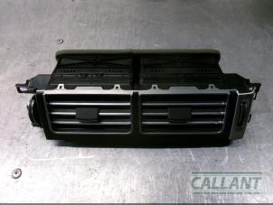 Used Dashboard vent Landrover Range Rover IV (LG) 3.0 TDV6 24V Price € 90,75 Inclusive VAT offered by Garage Callant